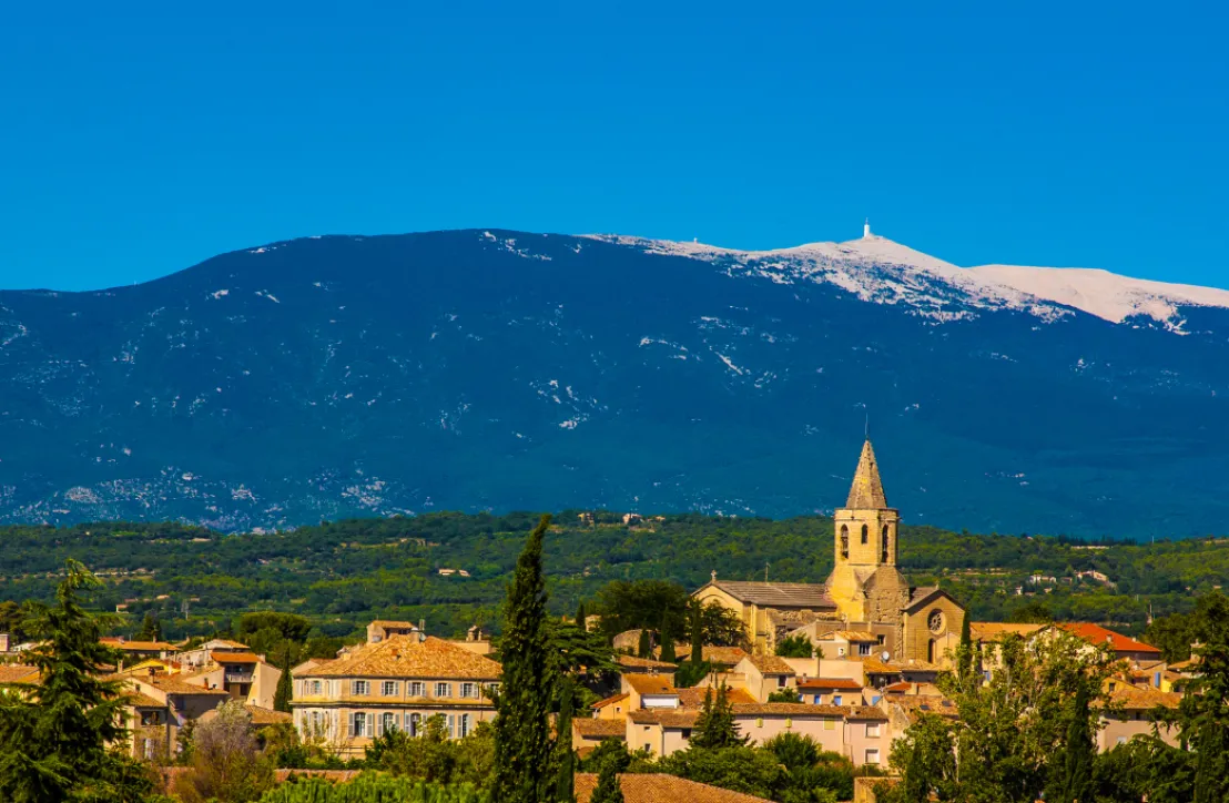 Village de Mazan (84) et mont Ventoux