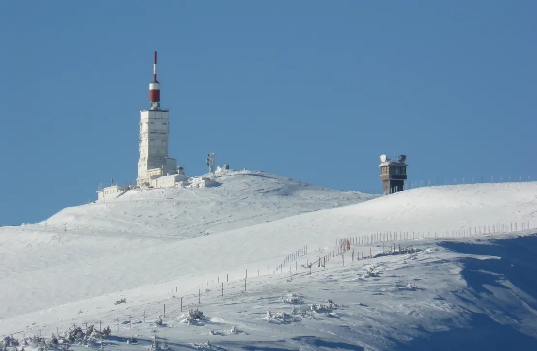Sommet Ventoux 1910 m et  neige