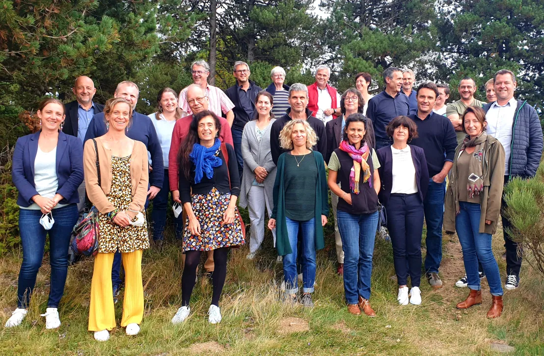 Photo de groupe des directeurs des PNRs lors du séminaire sept 21 dans le PNR des Pyrénées catalanes