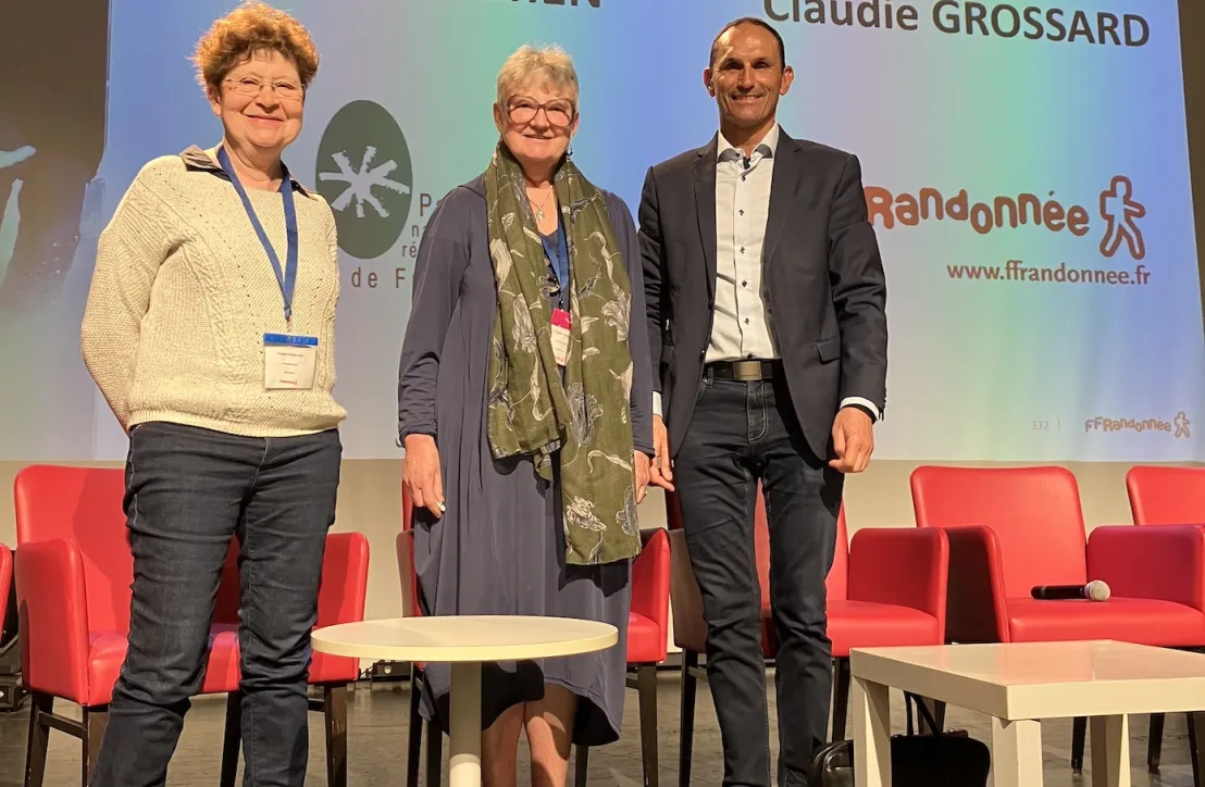 Signature de la convention entre la Fédération des Parcs naturels régionaux et la Fédération Française de Randonnée avril2023