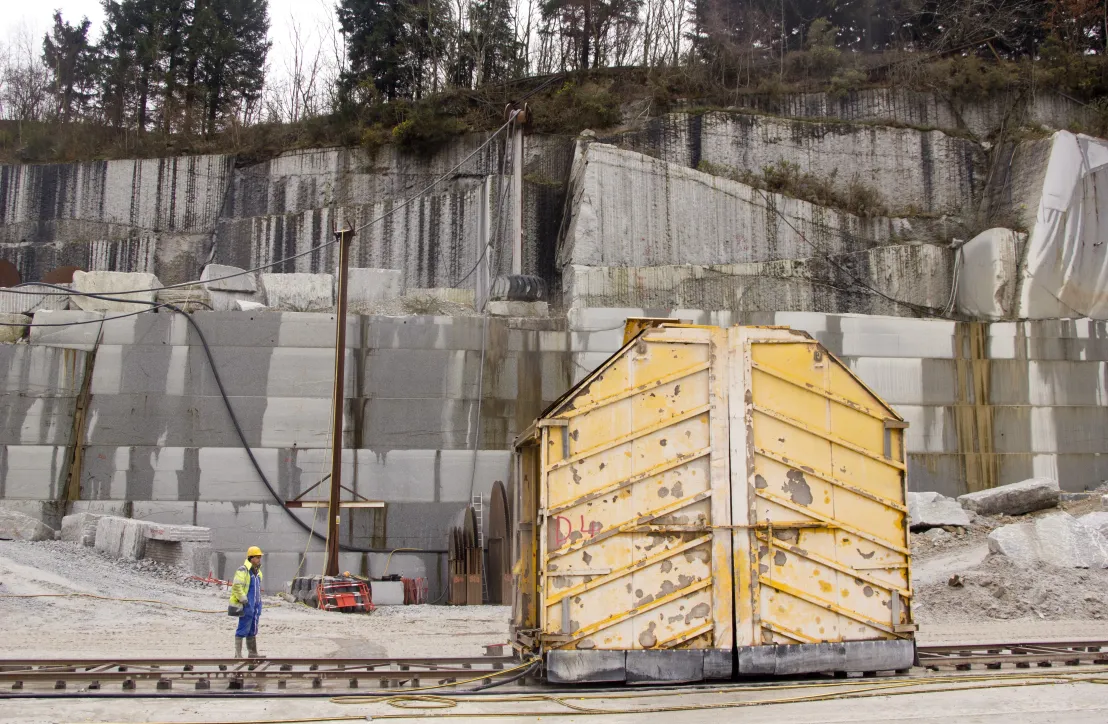 Site d'exploitation de granit à Saint-Salvy-de-la Balme (81), carrière PLO
