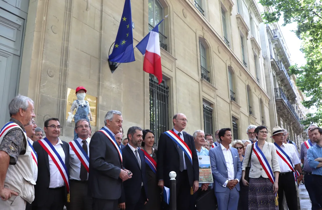 Rassemblement des élus du Vexin devant le Ministère de la transition écologique et solidaire - LChariol FPNRF