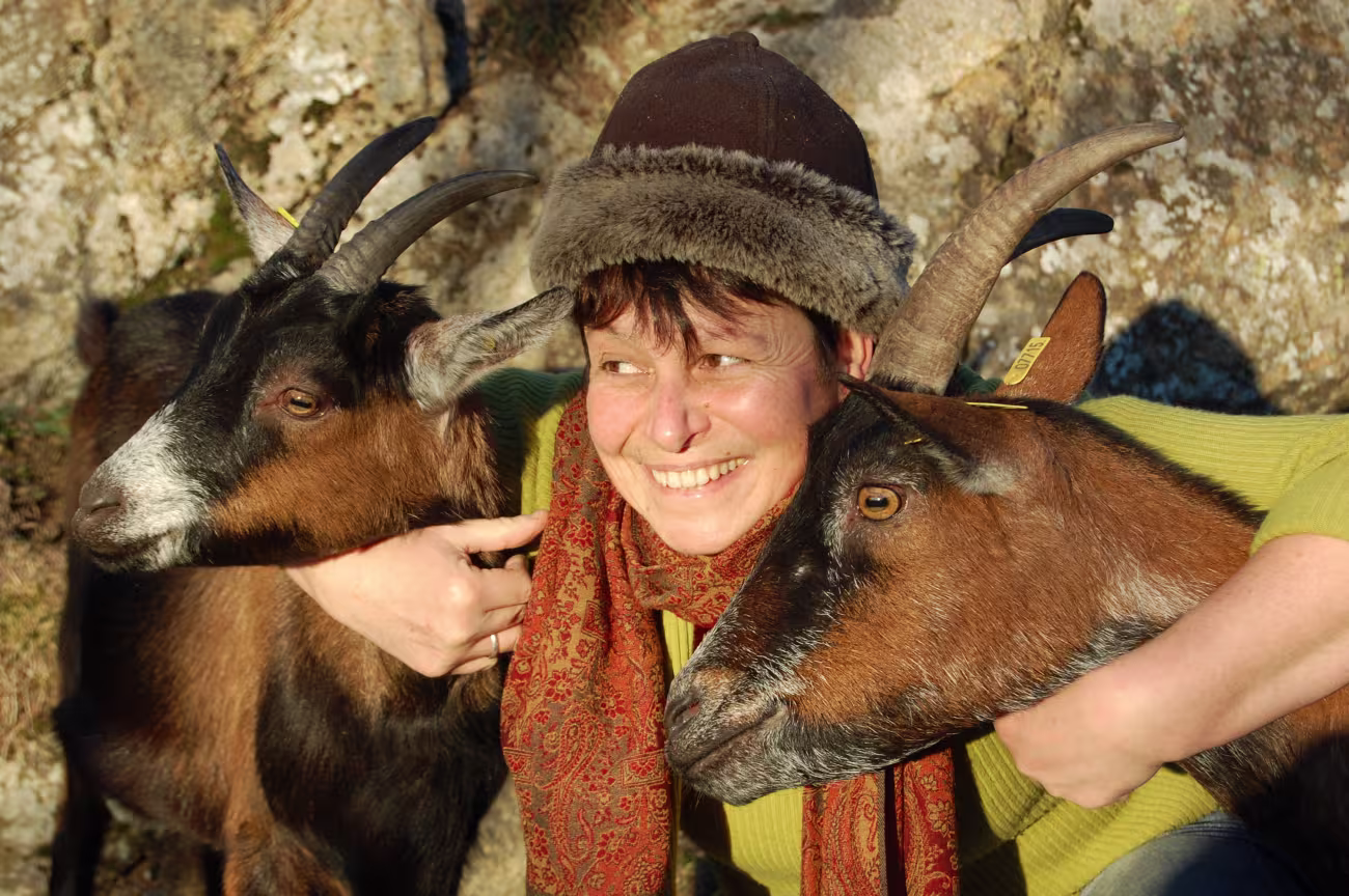 Catherine Usala, chevrière et vice-présidente du Parc des Monts d'Ardèche