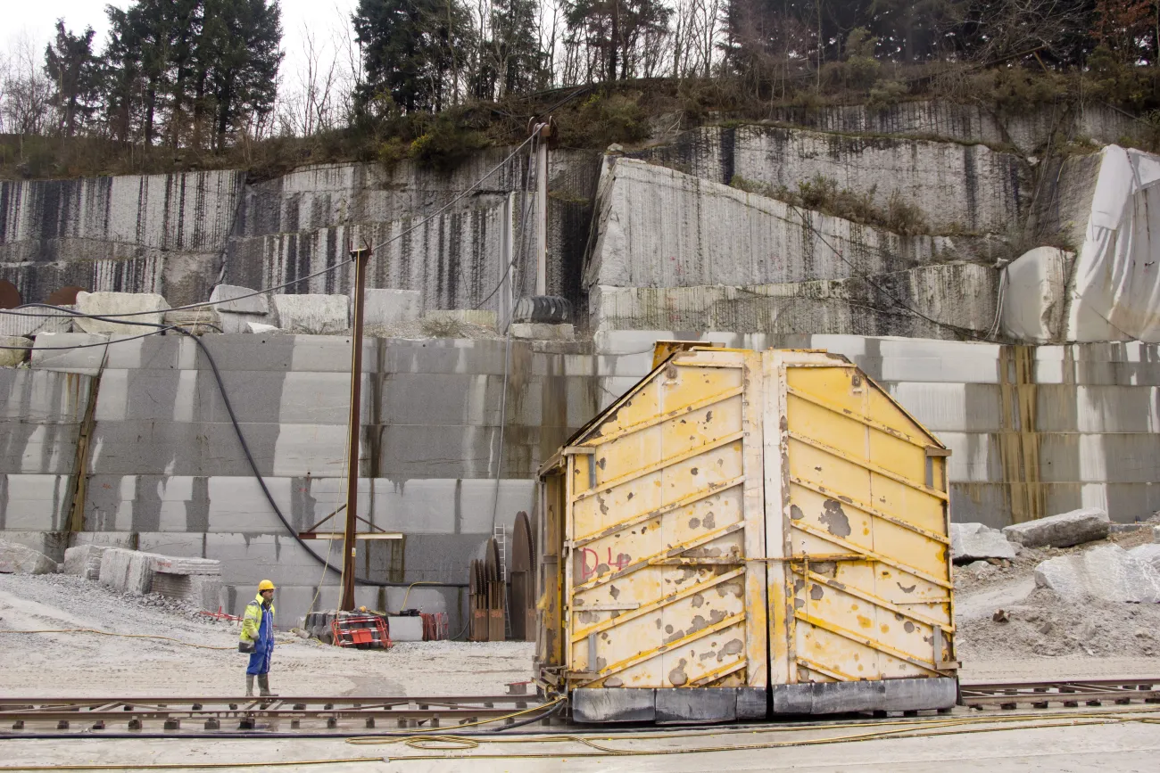 Site d'exploitation de granit à Saint-Salvy-de-la Balme (81), carrière PLO