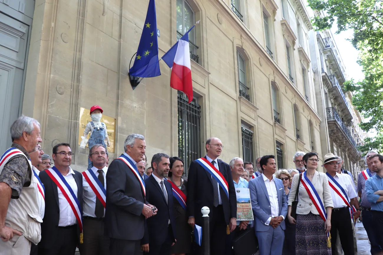 Rassemblement des élus du Vexin devant le Ministère de la transition écologique et solidaire - LChariol FPNRF