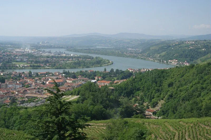 Vue sur la vallée du Rhône depuis l'observatoire de Condrieu