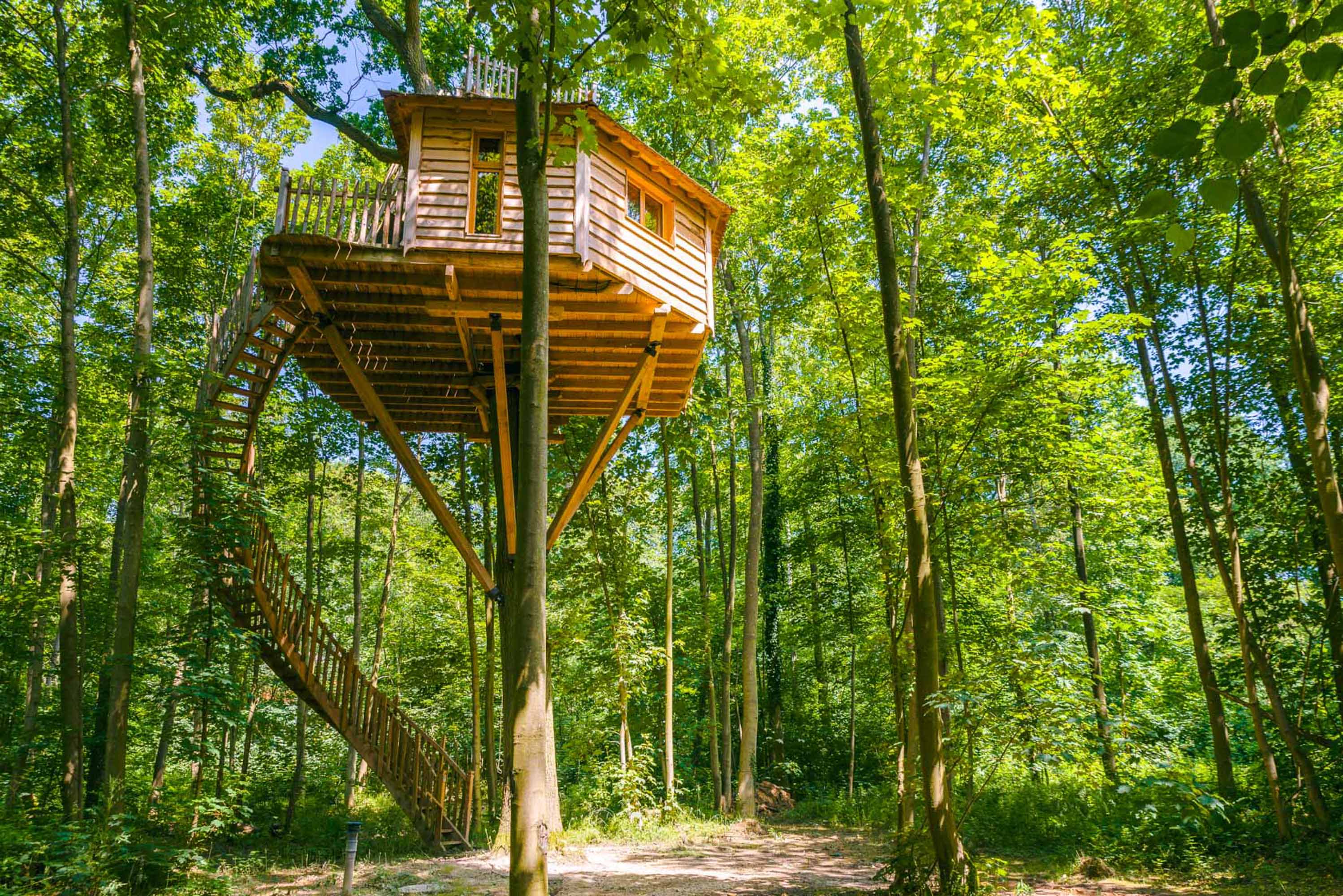 Les Cabanes des Grands Chênes Fédération des Parcs naturels régionaux