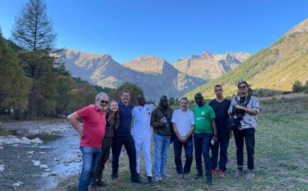 Les équipes guinéennes et françaises dans le Parc national des Ecrins