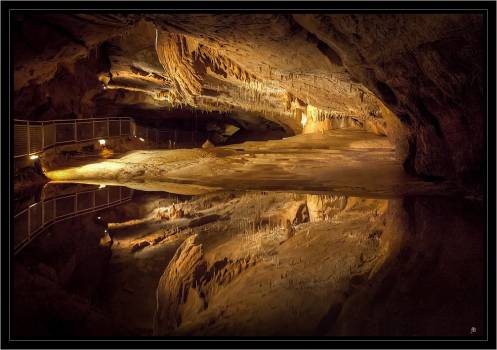 paysage dans les grottes de Lacave