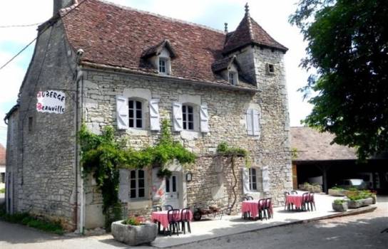 Extérieur de l'Auberge Beauville