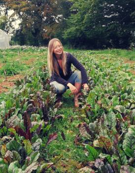 Jessica dans son jardin