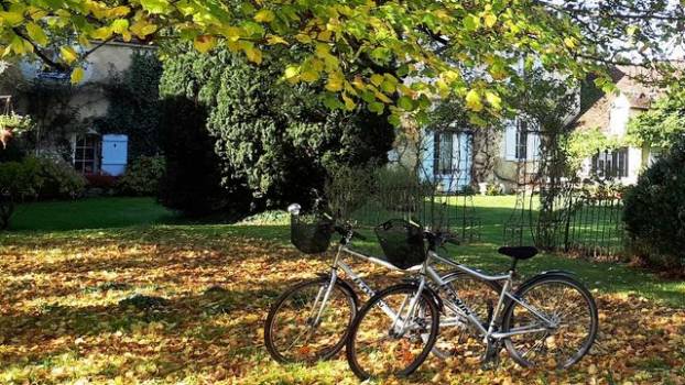 Le clos St Paterne- Deux vélos vous y attendent pour découvrir tranquillement le Perche