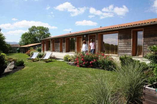 Les chambres d'hôtes vues depuis le jardin - coqcooning - Parc naturel régional Livradois-Forez