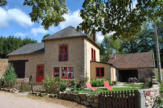 Chez Mina, gîte 3 chambres façade avec petit jardin clos