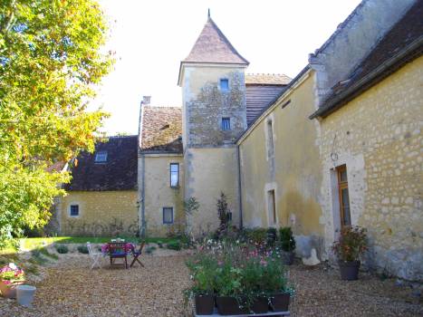 Le Boistier-Cour d'entrée