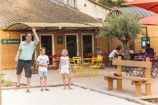 Camping Huttopia Fontvieille - en famille