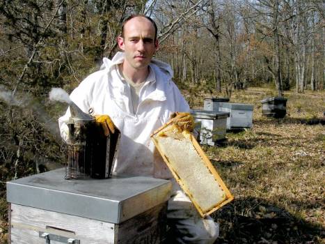 Hervé Pleimpon et ses ruches / Causses du Quercy