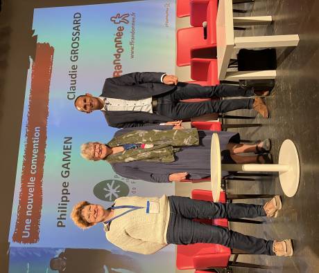 Signature de la convention entre la Fédération des Parcs naturels régionaux et la Fédération Française de Randonnée