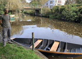 Barque accostée dans le Marais poitevin