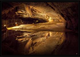 paysage dans les grottes de Lacave