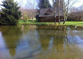 chalet de pêche en pleine nature