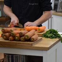 Les carottes de Tilques en préparation dans les cuisines de Top chef les grands duels