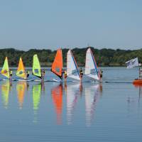 Planches à voiles sur le Lac d'Orient © PNR Forêt d'Orient