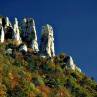 Roches en automne © Fonds médiathèque du PNR Vercors