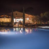 Camping Monplaisir - piscine et snack by night