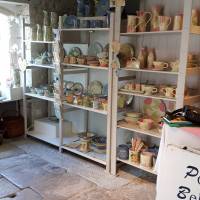 Pièces des arts de la table et de la décoration par Belinda, céramiste à La Garette dans le Marais poitevin