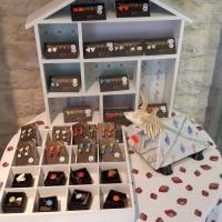 Bijoux en vente à la boutique de Belinda, céramiste à La Garette dans le Marais poitevin