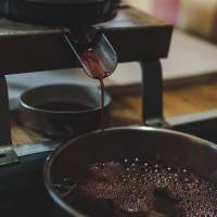 En pleine fabrication de sirop de framboises! 