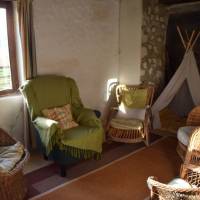 Gîte de la Houssardière-Une chambre douillette avec vue imprenable sur la campagne