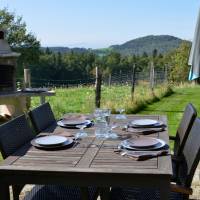 Terasse et table d'hôtes- Montcoudoux - Parc naturel régional Livradois-Forez