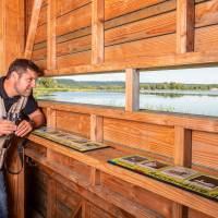 Observation des oiseaux à l'observatoire du Lac de Madine / Photo : PnrL / D.Protin