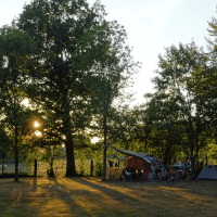 emplacements ombragés au camping des Mésanges