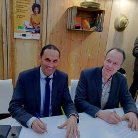 Signature partenariat FNAB et Fédération des Parcs