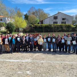Les prestataires touristiques marqués Valeurs Parc du Marais poitevin lors de la conférence de presse du lancement de la saison touristique 2025