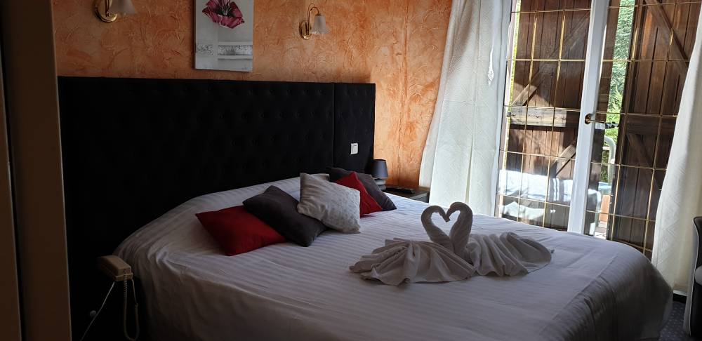 Lou Pèbre d'Aï - Hotel 3* et Restaurant | Fédération des ...