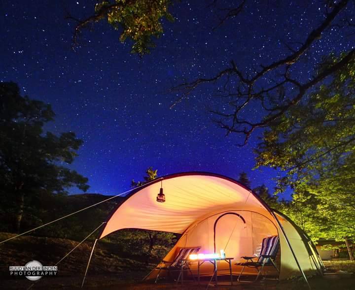 Camping Domaine Chasteuil Provence - tente sous les étoiles