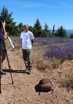 Tournage de la série Initiatives de nos régions dans le Parc du Luberon - crédits Parc Luberon